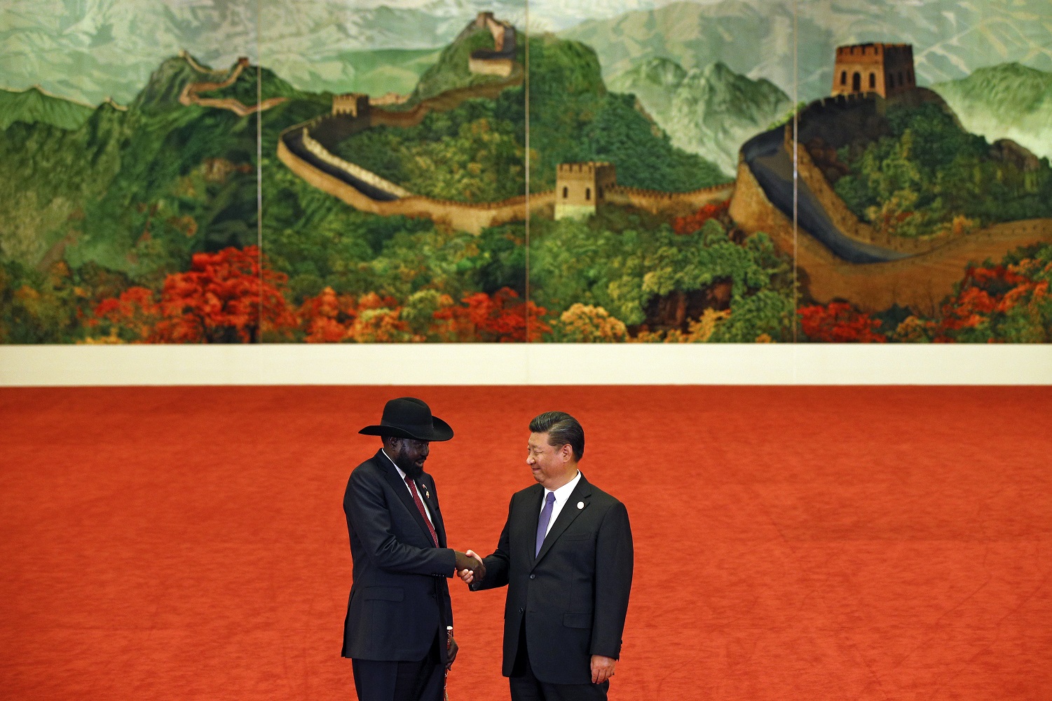 South Sudan President Salva Kiir Mayardit shakes hands with Chinese President Xi Jinping during the Forum on China-Africa Cooperation held at the Great Hall of the People on 3 September 2018 (Beijing, China). Photo: Andy Wong - Pool / Getty Images