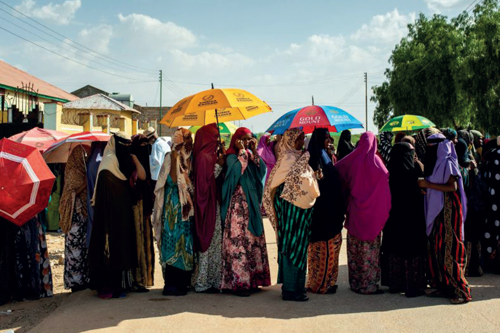 Women queue to vote for Somalilands elections
